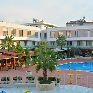 Te Stela Resort&spa Yrsheku